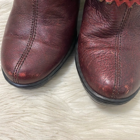Born Red Metallic Maroon Leather Fringe Studded Boho Heeled Mules Slip On Clogs - Picture 10 of 10